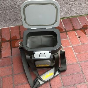 Cabela's Gray and White Soft-Sided Insulated Camera/Accessory Bag